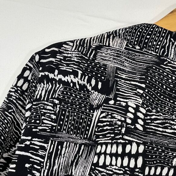 Notations Black and White Print Button Down Blouse - Picture 13 of 14